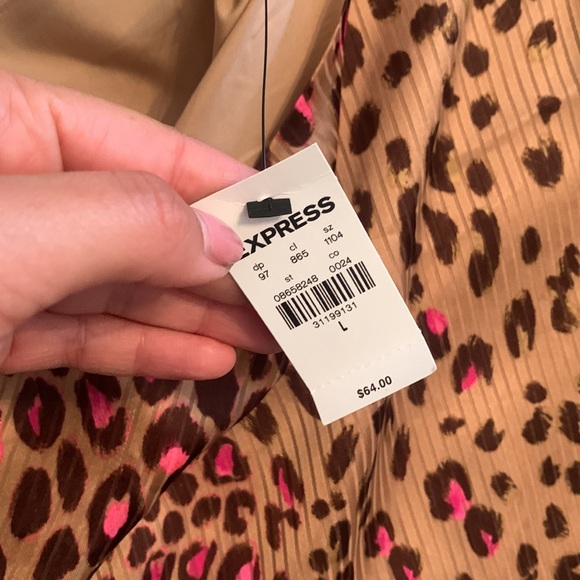 NWT- Express blouse - Picture 3 of 3